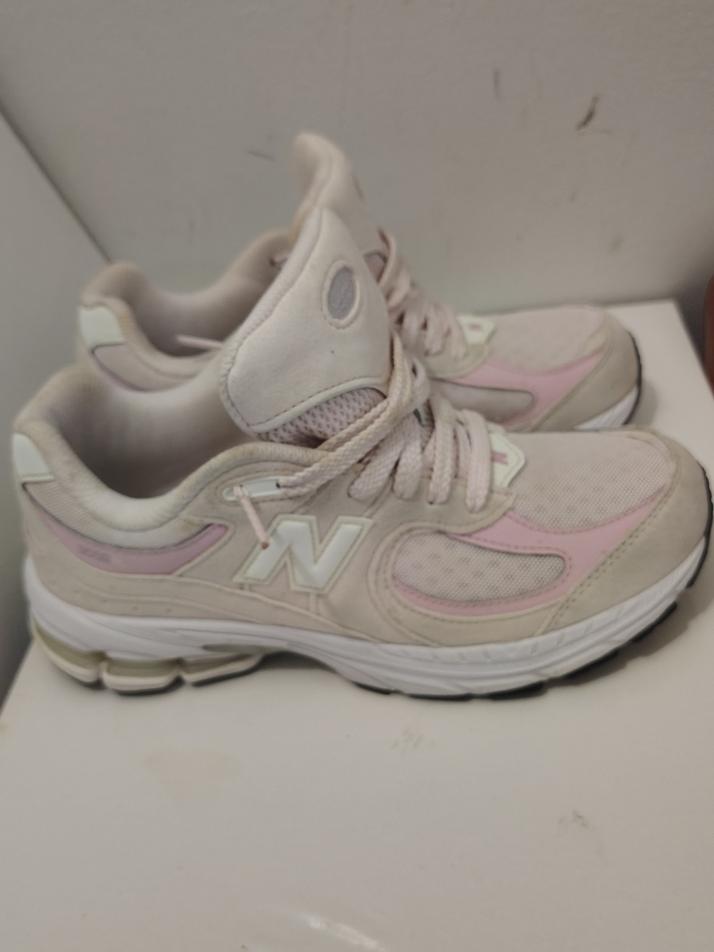 New Balance Kids Pink and Cream Lace-Up Sneakers Princess